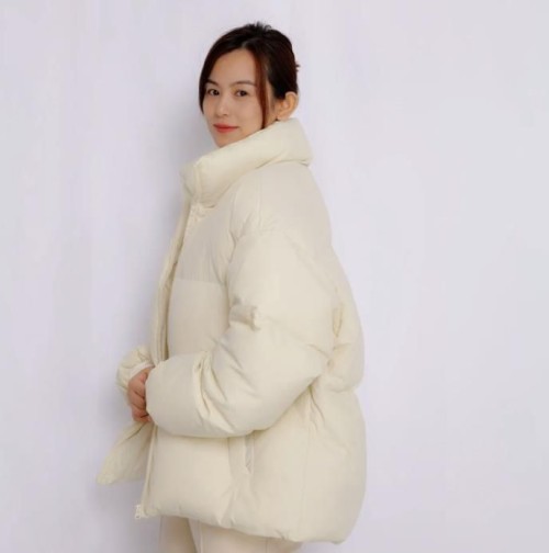 Thick couple puffer jacket Womens short casual loose fitting warm and fashionable stand collar down coat